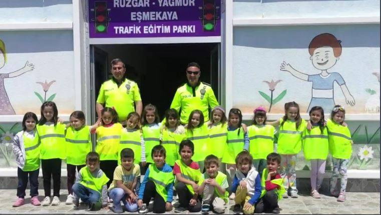 Trafik kurallarını ihlal edenlere ceza yağdı! 416 binden fazla araç - Resim: 11